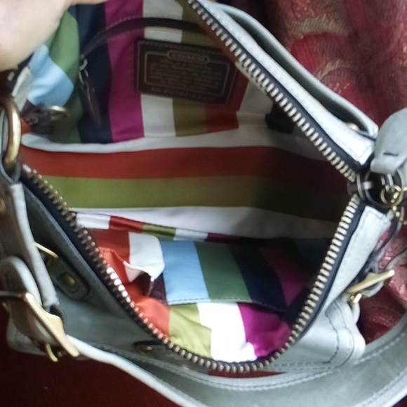 Coach leather shoulder bag in grey super cool chunky style meant to look distres - Picture 8 of 11